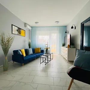  Apartment Daylight Center